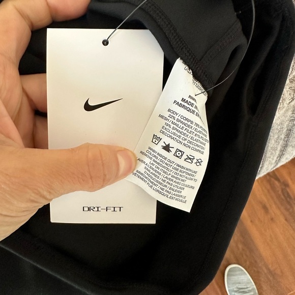 Nike Women's Black Leggings - Picture 6 of 13